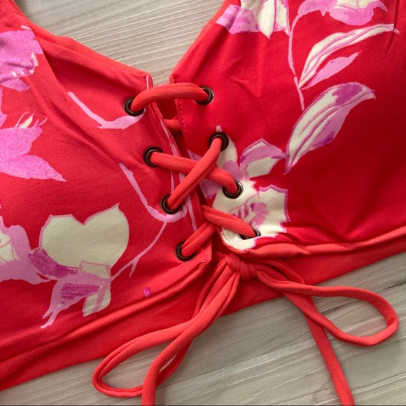 RARE Maaji π Candy Apple 4-Way Reversible Floral Bikini Top πππΌββοΈπ - Picture 12 of 15